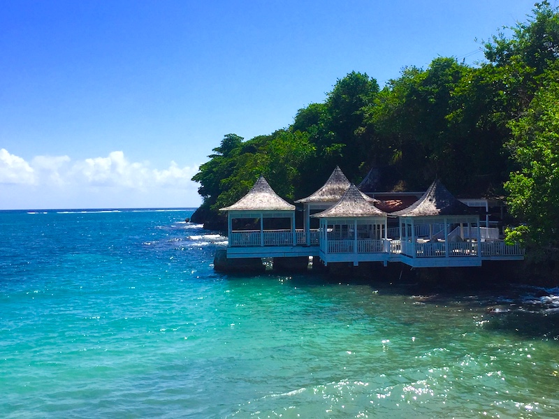 Jamaika Einreisegenehmigung Terrasse am Meer