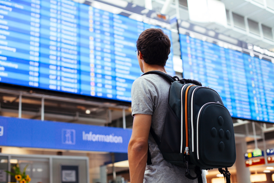 Reisevorbereitung am Flughafen