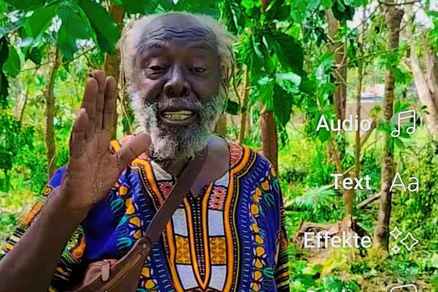 Der bekannte Reggaeartist Jamaica Papa Curvin lebt in Oracabessa an der Nordküste