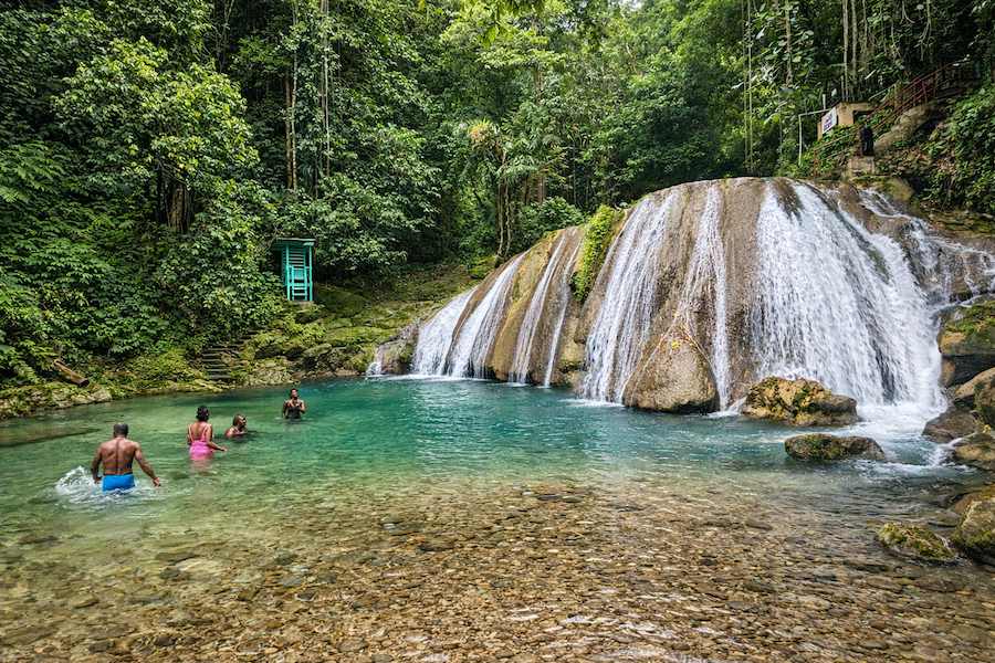 Bath Fountain Jamaika & Reach Falls